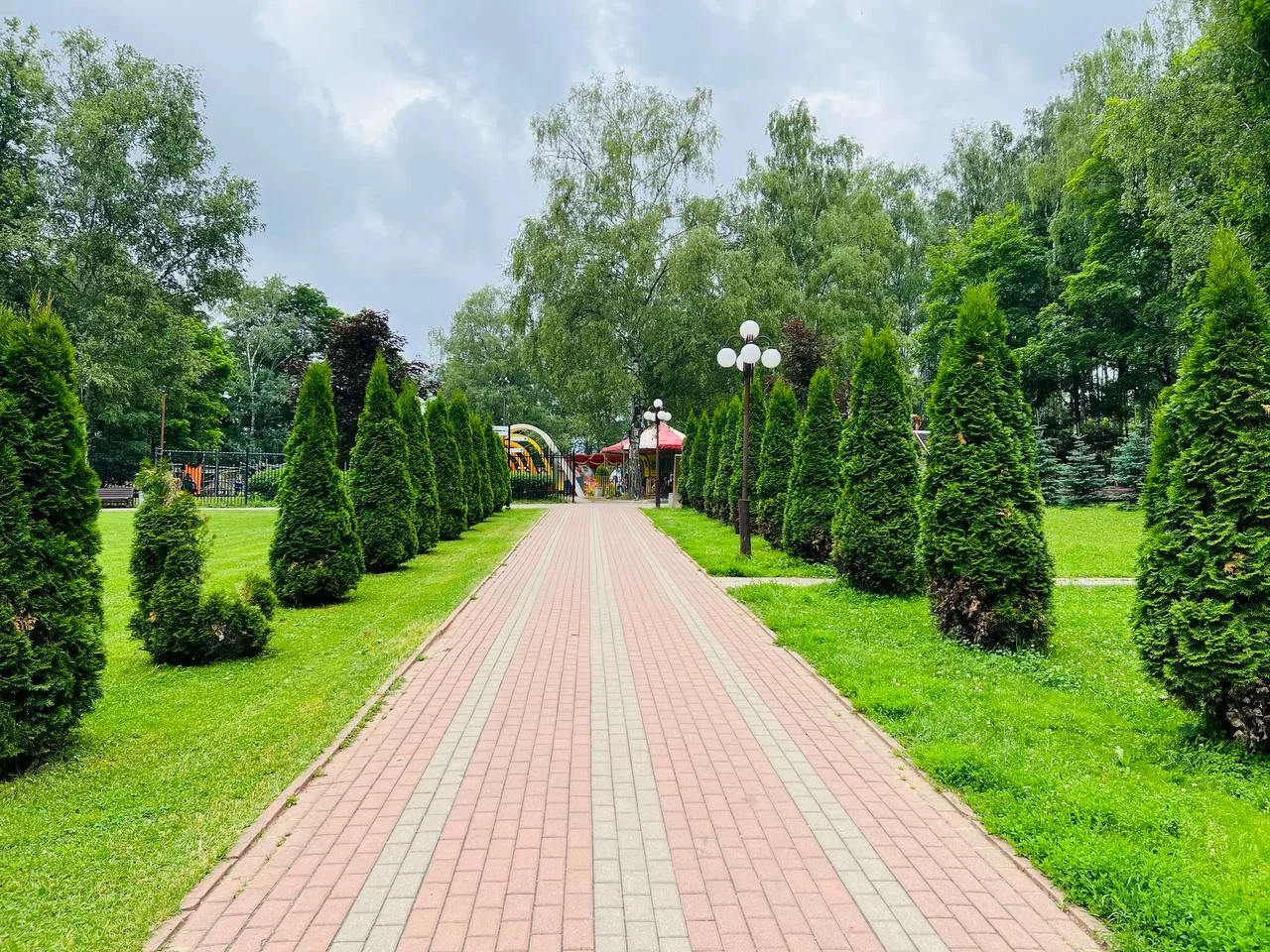 Фото Муниципальный парк «Берёзовая роща» (г. Дмитров) - развлечение в Москве | Досугатор