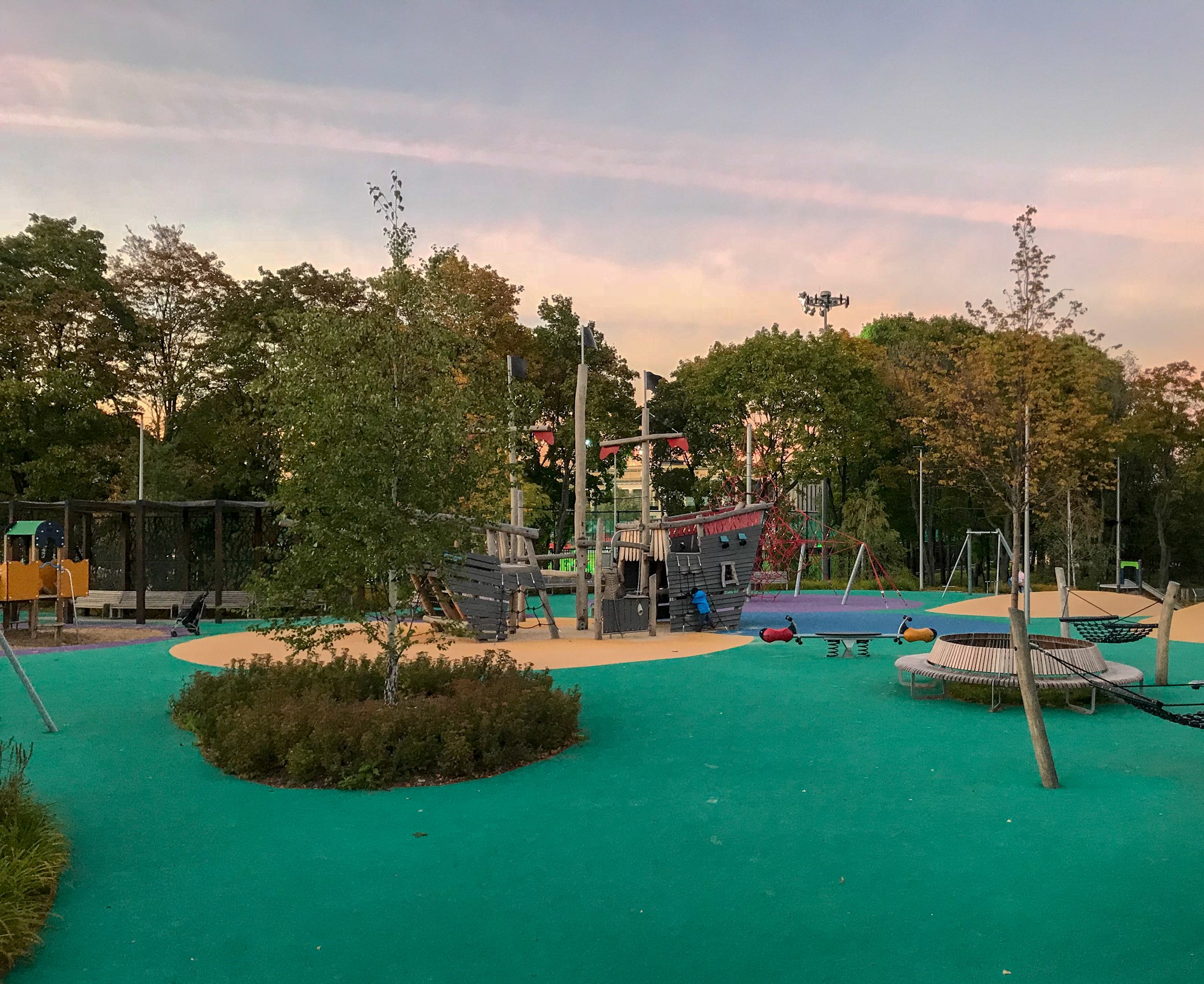 Фото Площадка Кораблик в Лужниках - развлечение в Москве | Досугатор
