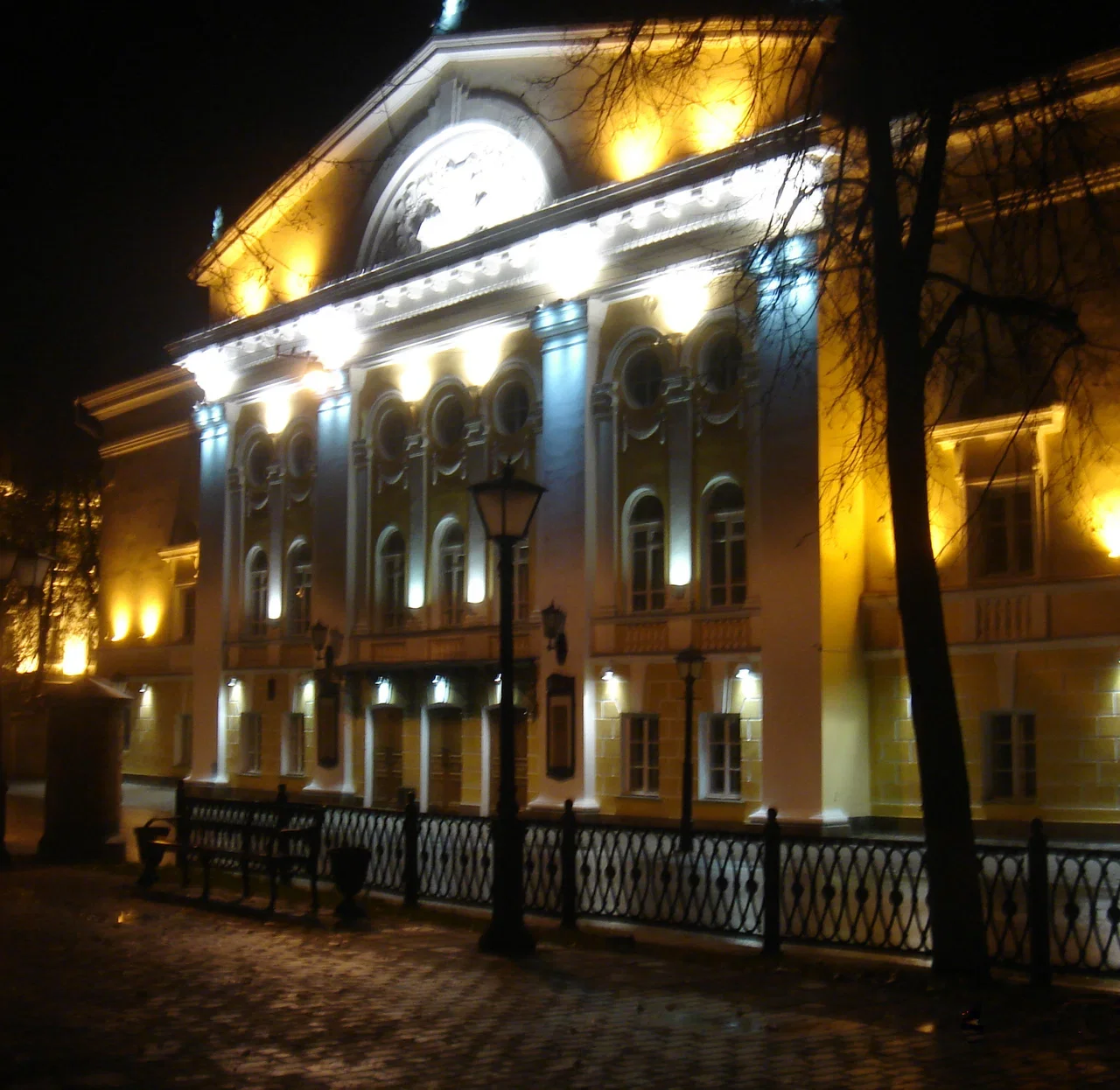 Фото Драматический театр имени А.Н. Островского (г. Кострома) - развлечение в Москве | Досугатор