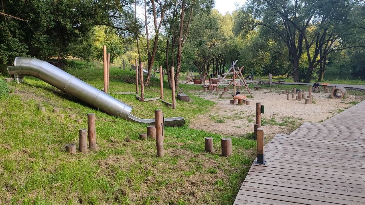 Фото Набережная реки Осетр - развлечение в Москве | Досугатор