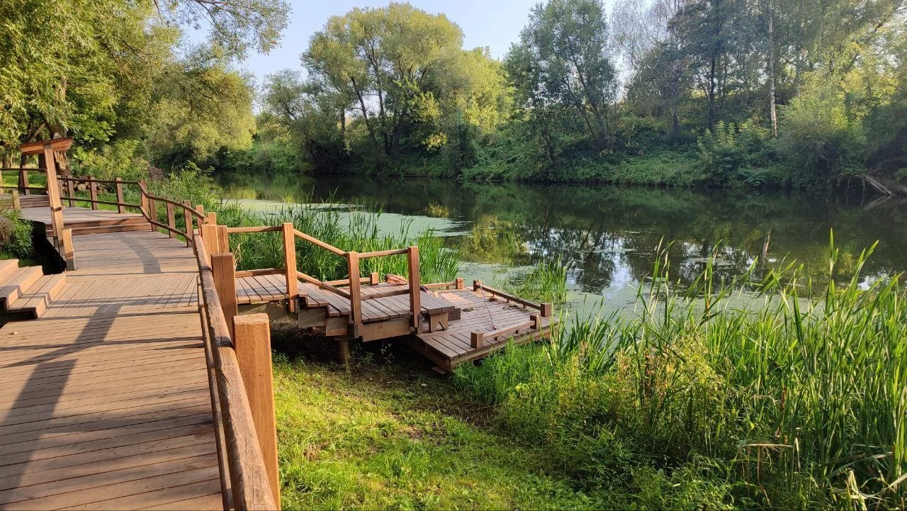 Фото Набережная реки Осетр - развлечение в Москве | Досугатор