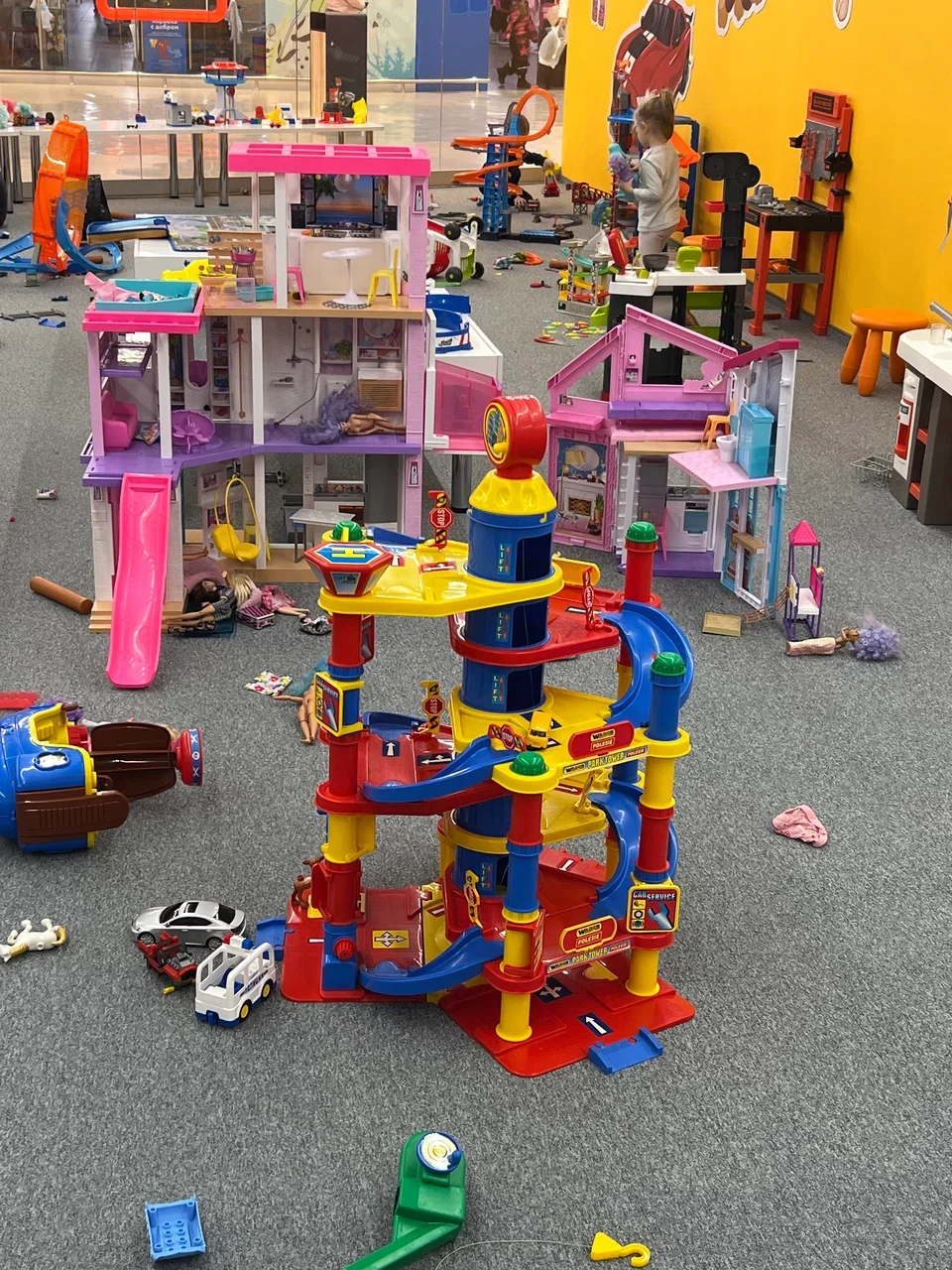 Фото Trend toys в Фудмолл Привоз - развлечение в Москве | Досугатор