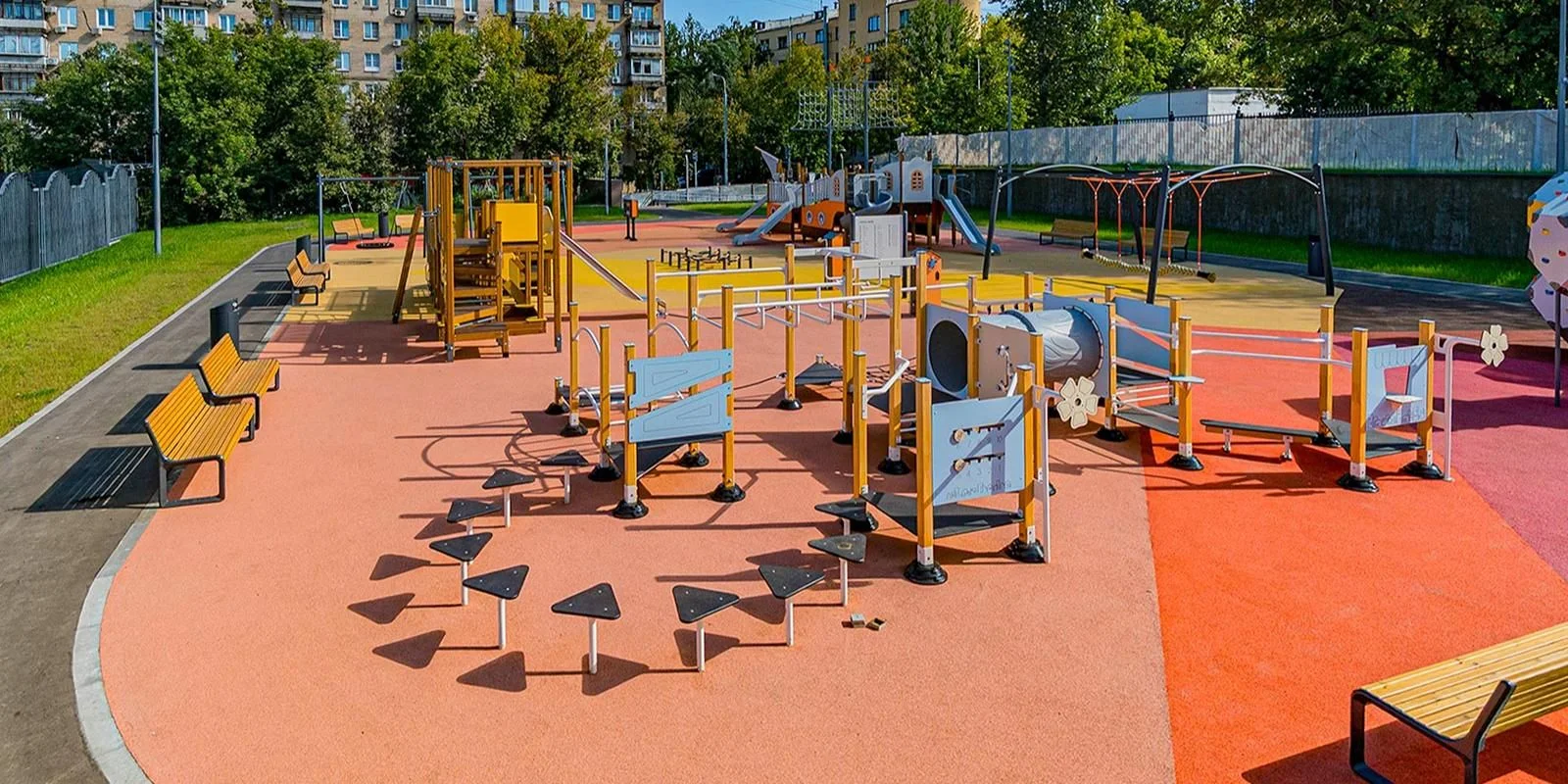 Фото Научная детская площадка с интерактивными элементами у стадиона "Металлург" - развлечение в Москве | Досугатор