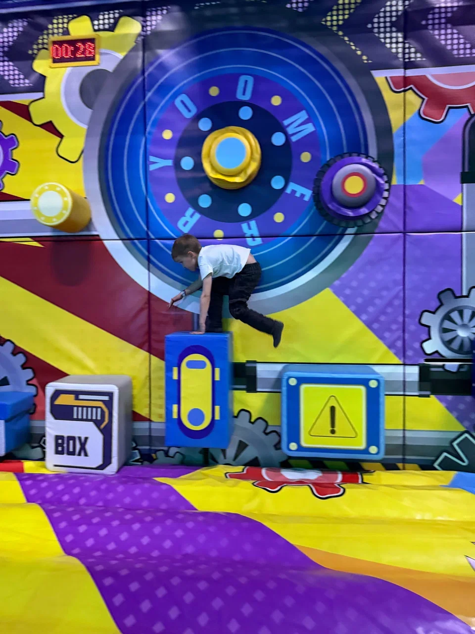 Фото Funzone в ТРЦ Ривьера - Отметить др в Москве | Досугатор