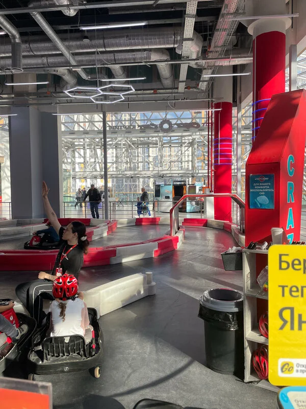 Фото Crazy Cart ТРЦ "Веер Молл" Екатеринбург - Аттракционы крытые в Москве | Досугатор