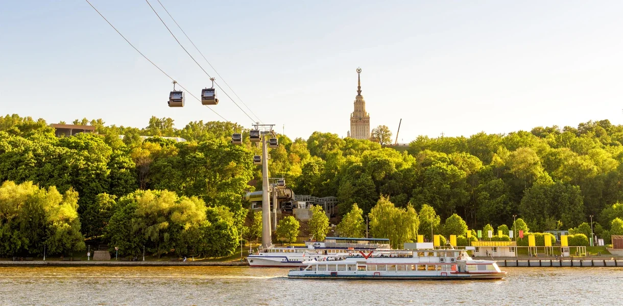 Фото Смотровая площадка Воробьевы горы - Смотровая площадка в Москве | Досугатор