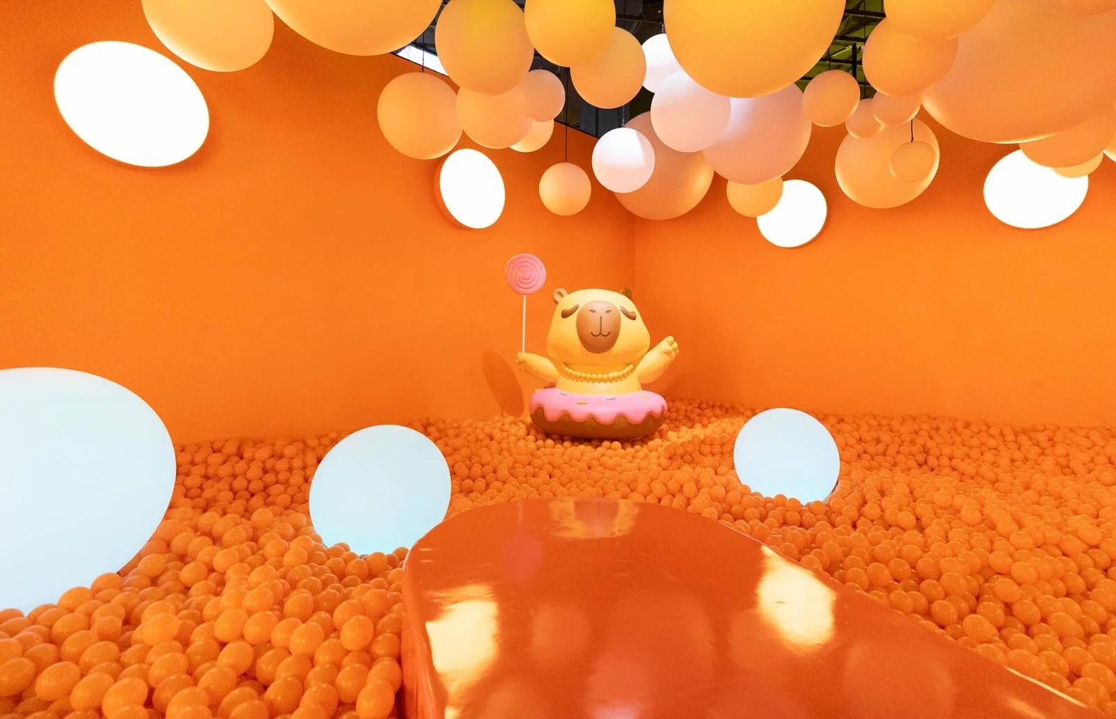 Фото Мультимедийная выставка «Капибарабууум» - Интересное в Москве | Досугатор