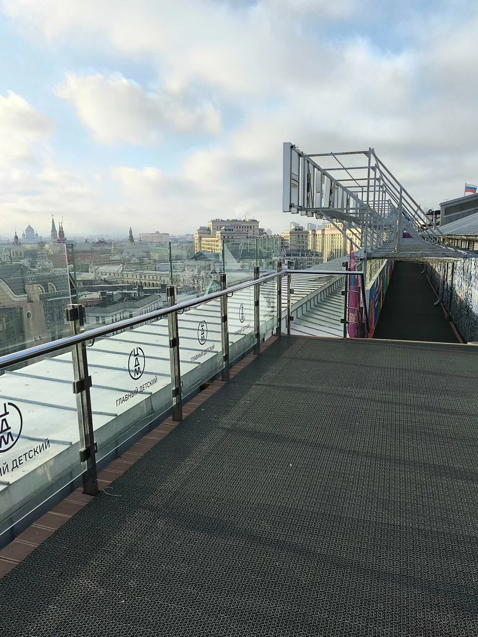 Фото Смотровая площадка центрального детского магазина на Лубянке (крыша ЦДМ) - Смотровая площадка в Москве | Досугатор